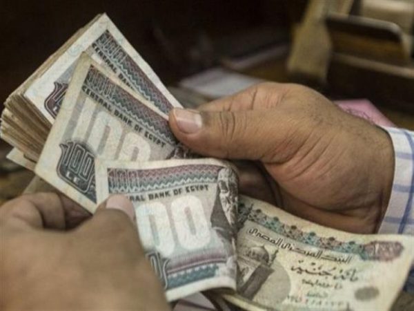 مصر تعتزم رفع الحد الأدنى لأجور العاملين بالدولة اعتبارا من العام المالي المقبل