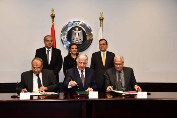 مصر توقع اتفاقا بـ1.1 مليار دولار مع المؤسسة الدولية الإسلامية لدعم سلع بترولية وتموينية