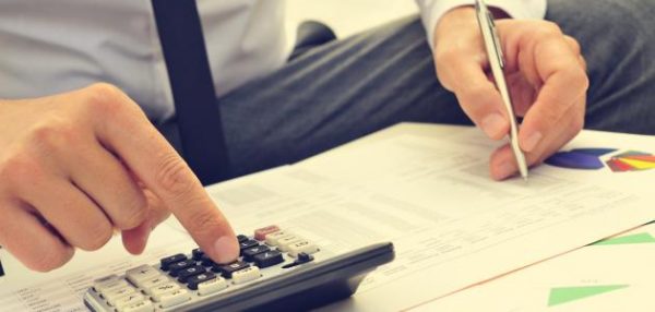 “إتش سى” تتوقع تثبيت الفائدة يوم الخميس وخفضها بدءًا من أبريل