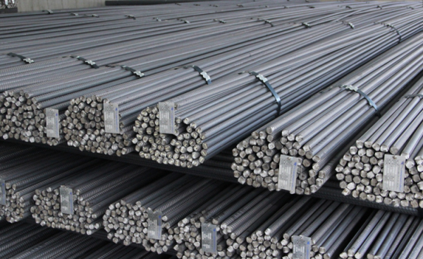 تراكم المخزون يشعل موجة حرق أسعار بسوق الحديد في مصر