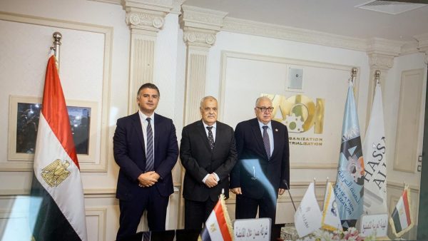 “العربية للتصنيع” و”حسن علام” يوقعان بروتوكولا لتنفيذ مشروعات في مصر وإفريقيا