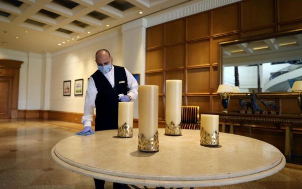 قطاع المطاعم والفنادق يقود نمو الاقتصاد المصري بـ7.8% في 9 أشهر