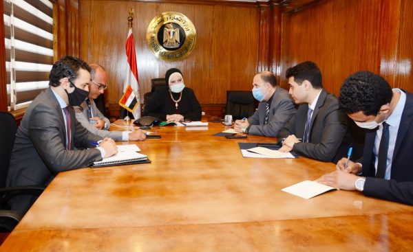 رابط“التجارة” تطالب الصين بالسماح للرمان المصري بالدخول لأسواقها “التجارة” تطالب الصين بالسماح للرمان المصري بالدخول لأسواقها