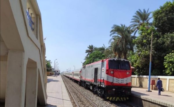 بينها “ألستوم” الفرنسية.. مصر تتعاقد مع شركات لتطوير السكة الحديد وإنشاء خطوط جديدة