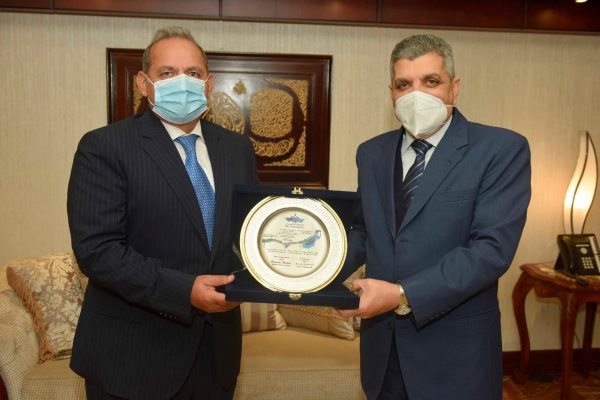 “البنك الأهلي” يفتتح فرعا جديدا بهيئة قناة السويس