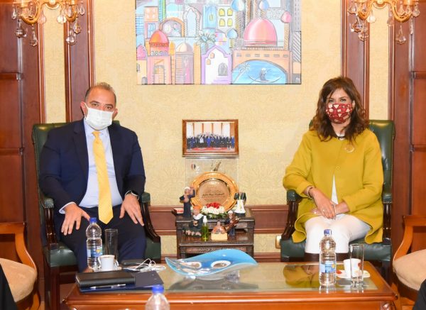 فريد: البورصة تستقبل طروحات جديدة قريبًا تتيح فرصًا استثمارية للمصريين بالخارج