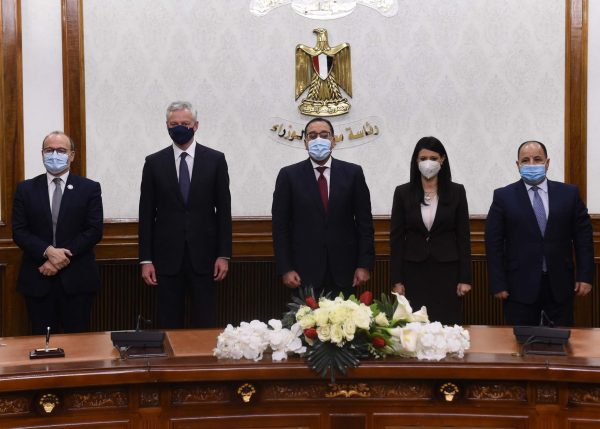 مصر توقع اتفاقًا مع فرنسا بـ1.7 مليار يورو لتنفيذ مشروعات تنموية