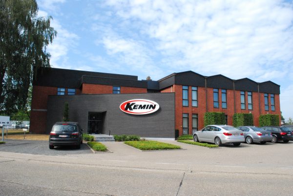 “كيمين” الأمريكية تخطط لإقامة 3 مصانع جديدة في مصر باستثمارات 1.8 مليار جنيه