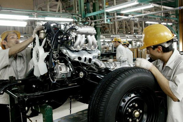 مبيعات السيارات في الصين تنخفض 12% في يوليو الماضي