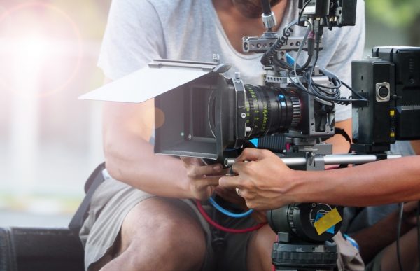 لجذب المشروعات السينمائية.. الحكومة تقر لائحة تنظيم التصوير الأجنبي في مصر