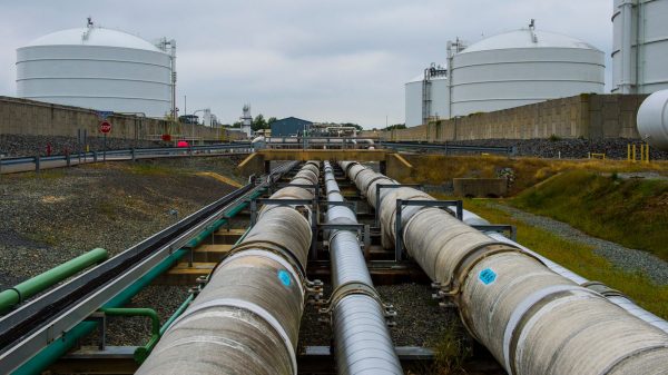 مصر تبدأ تصدير الغاز إلى لبنان بحلول 2022