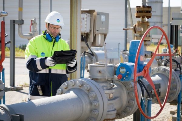 “سنام” الإيطالية تشتري حصة بـ”خط أنابيب غاز السلام” بين مصر وإسرائيل