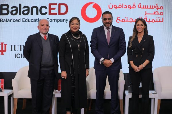 مؤسسة “ڤودافون مصر” تطلق برامج تدريبية لتطوير وتأهيل المعلمين