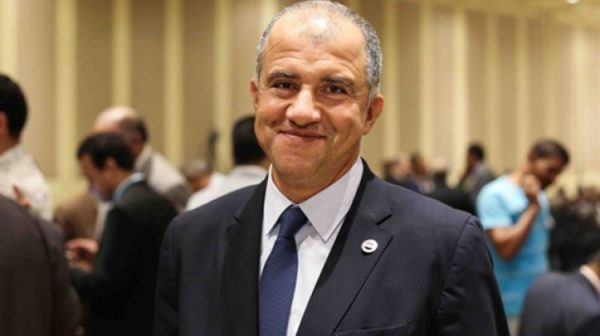 اتفاقية مصرية صينية بمليار جنيه لتصنيع الحافلات.. “أباتشي” تستثمر 3.5 مليار دولار بمصر لاستكشاف البترول والغاز 