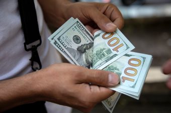 احتياطي مصر من النقد الأجنبي يرتفع إلى 49.53 مليار دولار في سبتمبر