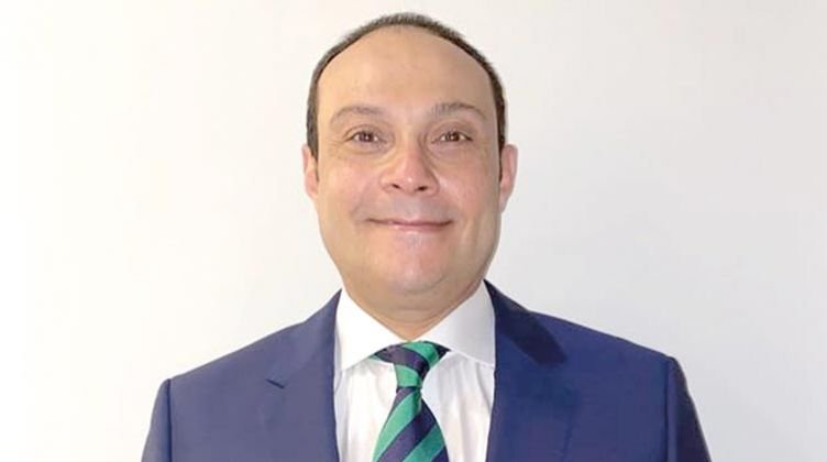 ياسر زعزع