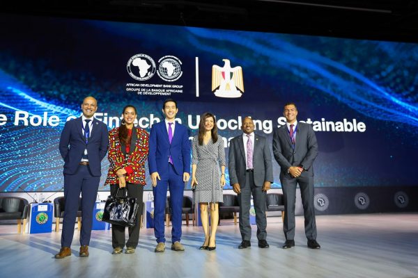 خلال اجتماعات “التنمية الأفريقي”.. “فودافون مصر” تستعرض دور التكنولوجيا المالية في الاستدامة والتمويل الاخضر