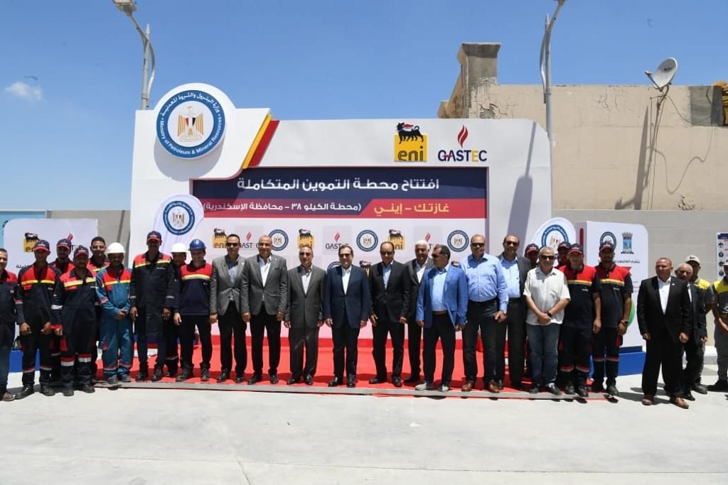 وزير البترول يفتتح محطة الوقود المتكاملة في الأسكندرية