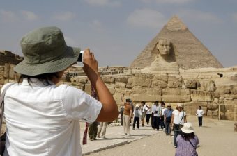 وزير السياحة: 22% نموا في أعداد السائحين لمصر بالنصف الأول من 2025