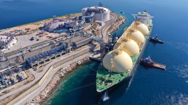 “المالية” تضمن 54% من التكاليف الاستثمارية للهيئات الاقتصادية خلال العام المالي الماضي.. واردات مصر من الوقود ترتفع 26% إلى 15.5 مليار دولار في 2024 