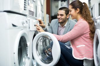 التقسيط يغزو جيوب المصريين ويرفع التمويل الاستهلاكي لمستويات قياسية
