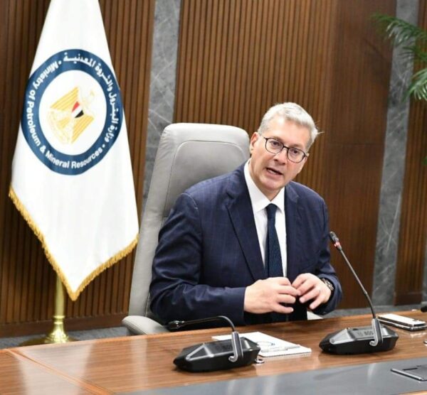 مصر تعتزم سداد كامل مستحقات شركات البترول الأجنبية يونيو المقبل