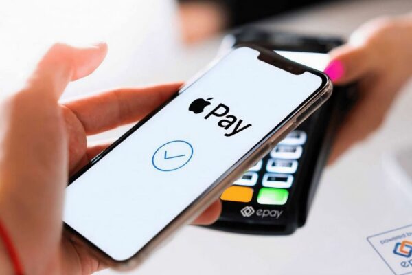 البنك المركزي يعلن إطلاق خدمة “Apple Pay” في مصر