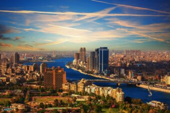 مصر تستهدف نموا اقتصاديا 7% بحلول 2030