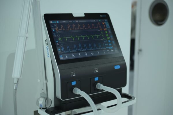 “EZvent”.. أول جهاز تنفس صناعي مصري