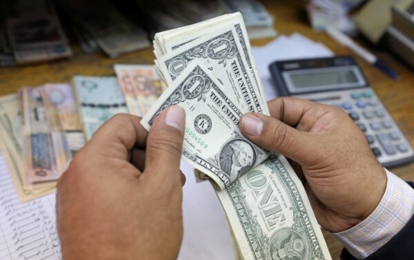 توقعات بارتفاع خدمة الدين الخارجي لمصر إلى 24.6 مليار دولار العام المقبل.. هل كان قرار بورصة مصر بوقف التداول نتيجة حريق سنترال رمسيس ضروريًا؟