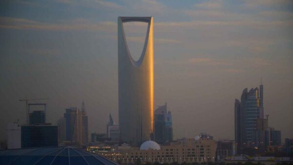 نمو القطاع غير النفطي بالسعودية يتباطأ في يوليو لأدنى مستوى منذ يناير 2022
