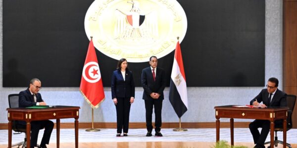 مصر توقع 8 وثائق مع تونس لتعزيز التعاون المشترك