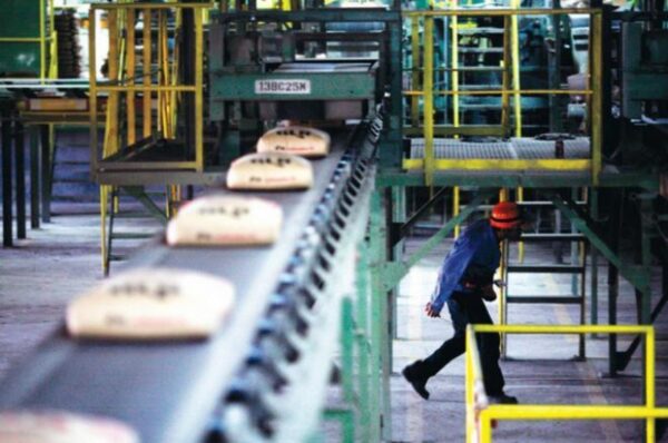 “البترول” تدرس جدولة مديونيات القطاع الصناعي مقابل سداد 50% من المتأخرات.. مصر تسدد 750 مليون دولار ديونًا خارجية خلال أسبوعين