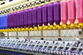 مصر تدعو الشركات الألمانية لتوطين تكنولوجيا ماكينات النسيج