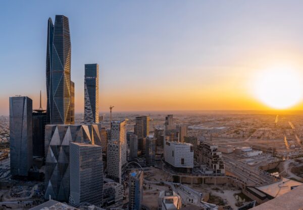 القطاع الخاص السعودي غير النفطي ينمو في سبتمبر بأسرع وتيرة منذ 6 أشهر