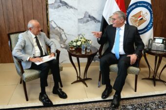 وزير البترول يبحث مع نجيب ساويرس زيادة استثماراته في التعدين والذهب