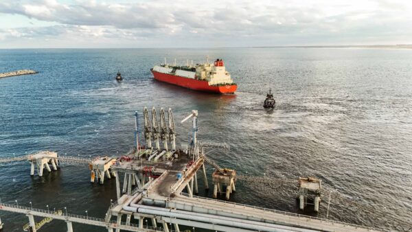 مصر تصدر شحنة غاز جديدة إلى إيطاليا من مجمع إدكو للغاز المسال