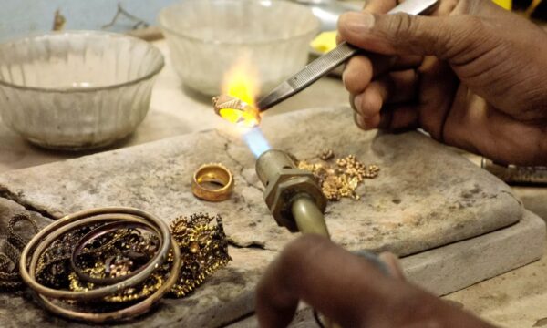 مصر تعتمد أول معمل “X-RAY” لفحص الذهب