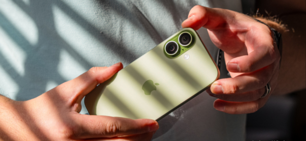 مبيعات “آيفون 17” تقفز 14% مقارنة بالإصدار السابق في أمريكا والصين