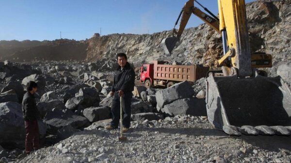 لماذا علّقت الصين قيود تصدير المعادن النادرة إلى أمريكا؟