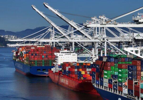 أمريكا تعلق رسوم الموانئ على السفن الصينية لمدة عام