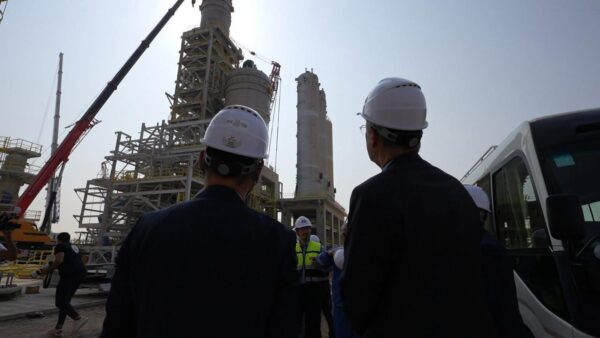 النفط يقفز 1.5% بعد حصار ترامب لسواحل فنزويلا