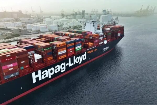 “هاباج لويد” الألمانية: عودتنا للإبحار عبر قناة السويس ستكون تدريجية