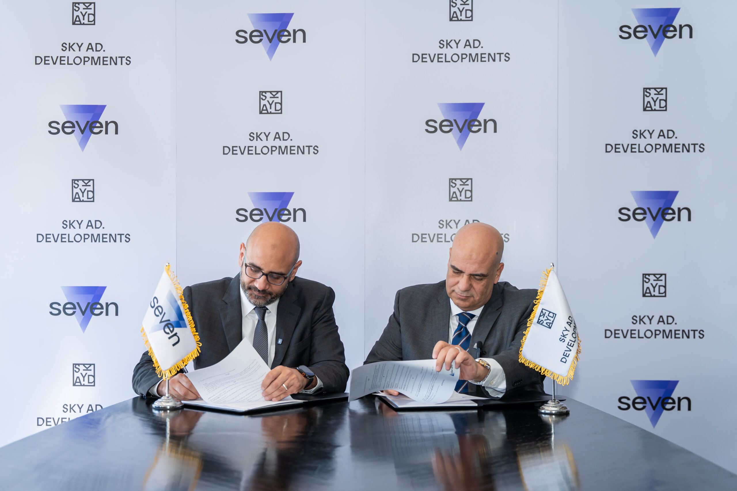 "سكاي أبوظبي" توقع اتفاقية مع "seven" لتمويل وحدات "ريزيدنس 8"