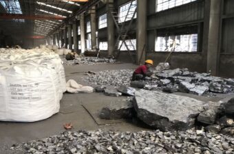 مصر توقع عقد تمويل بـ140 مليون دولار لمجمع السيليكون المعدني في العلمين الجديدة