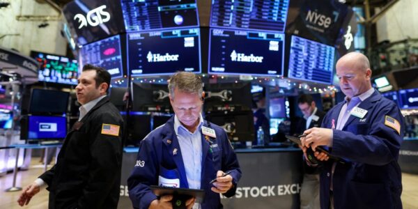 الأسهم الأمريكية تتراجع على وقع ارتفاع النفط وتصاعد الصراع في الشرق الأوسط