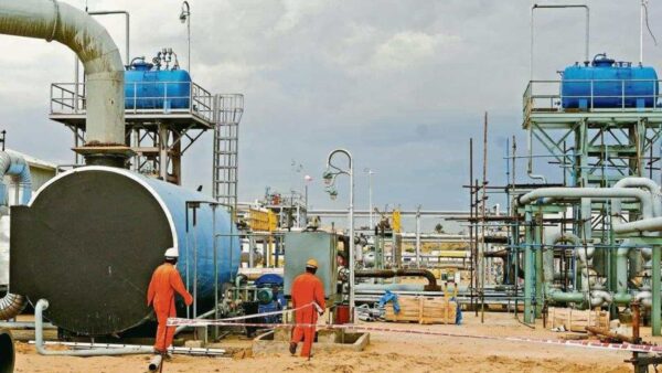 شركات التكرير الهندية تتجنب النفط الروسي لإبرام اتفاق مع واشنطن