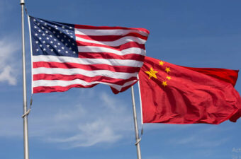 انخفاض العجز التجاري الأمريكي مع الصين إلى أدنى مستوى منذ 21 عامًا