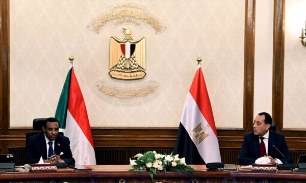 السودان يطلب الاستفادة من خبرات مصر في إنشاء مدينة إدارية جديدة  