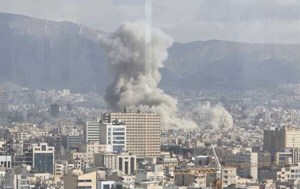 سيناريوهات اقتصاد الحرب.. توقعات بقفزات في النفط والذهب والدولار.. مصر: لا تخفيف في أحمال الكهرباء بعد وقف الغاز الإسرائيلي